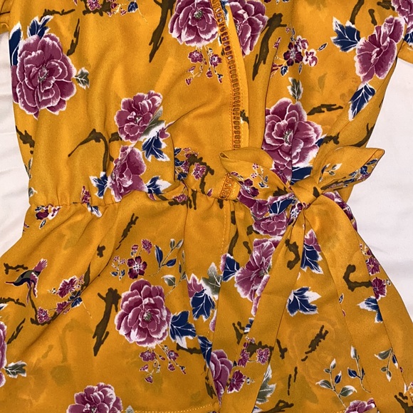 Yellow Floral Blouse - Picture 3 of 4